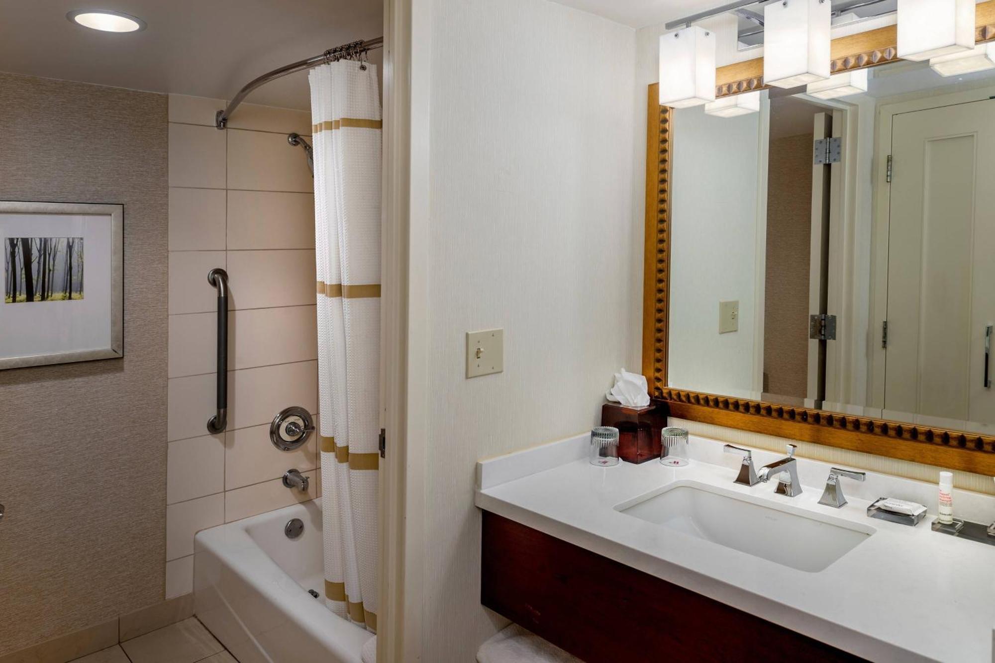 Marriott St. Louis West Hotel Chesterfield Ngoại thất bức ảnh